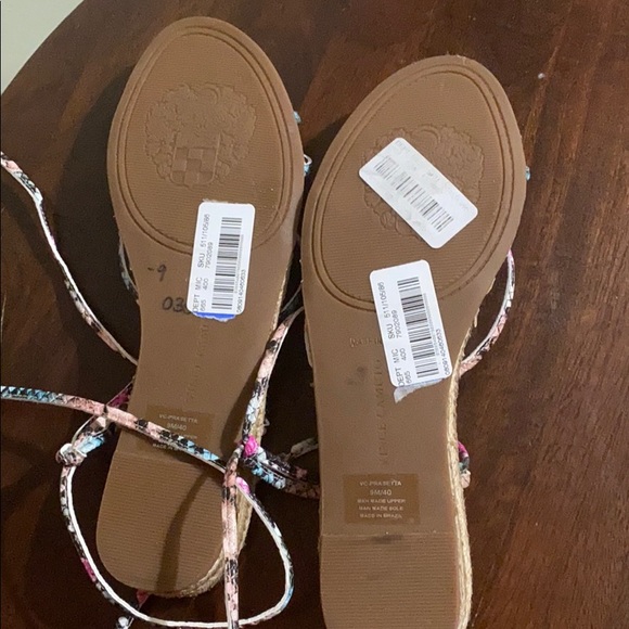 VINCE CAMUTO PRASETTA ANKLE-WRAP WEDGE SANDAL. - Picture 11 of 13